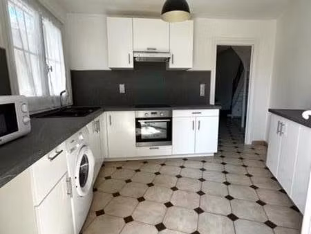 maison t3 cenac - 62 m2 - 900 euros ttc
