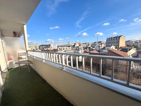 la garenne-colombes - studio avec balcon, parking et cave.