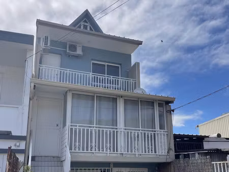 a louer maison de ville sur 2 niveaux - st denis