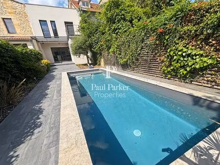 belle maison familiale de caractère avec jardin et piscine
