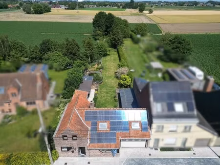 woning op royaal perceel van 1.780 m² met vijver, poolhouse en tal van mogelijkheden