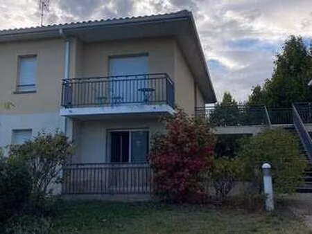location appartement 2 pièces à saint-quentin-de-baron (33750) : à louer 2 pièces / 32m² s