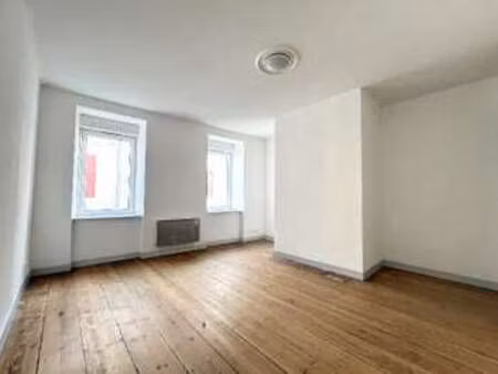 location maison à anglade (33390) : à louer / 105m² anglade