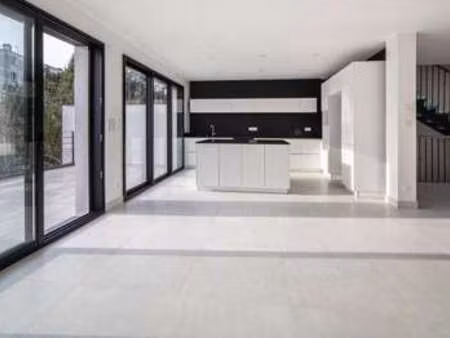 location maison à nantes (44000) : à louer / 160m² nantes