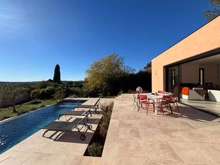 villa contemporaine avec vue