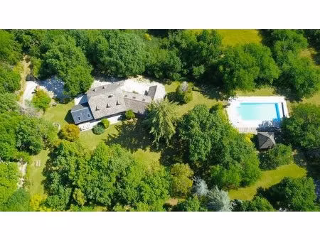 villa t5 + terrain 6365 m² + piscine int et ext