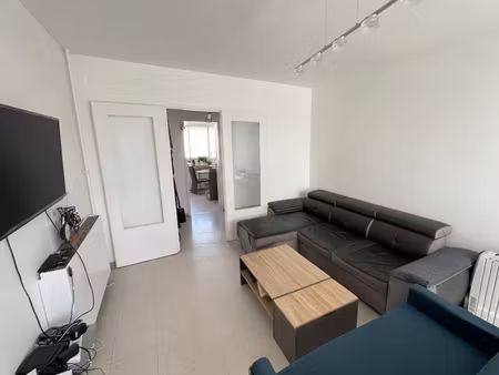 t4 72 m² lumineux avec extérieur bron