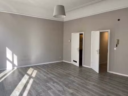 beau studio lumineux a 200 m du sablon