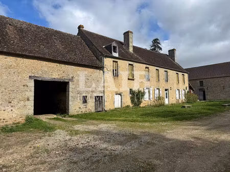 ancien corps de ferme avec hectare à vendre proche alençon- réf 15038
