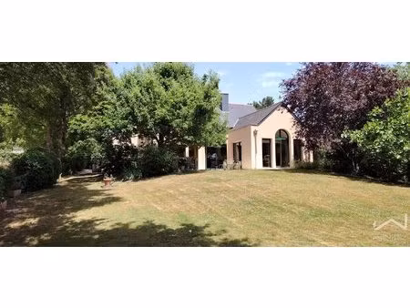 à vendre en exclusivite à pance grande maison non mitoyenne de 140 m2 avec 4 chambres sur.