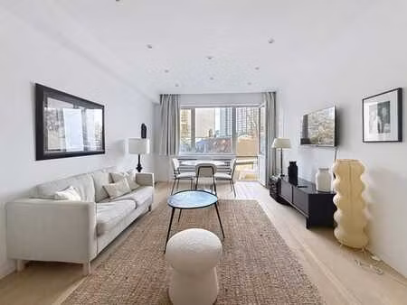 lumineux studio non meublé avec balcon