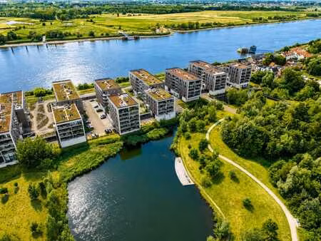 à louer : appartement spacieux et luxueux (95 m²) avec une