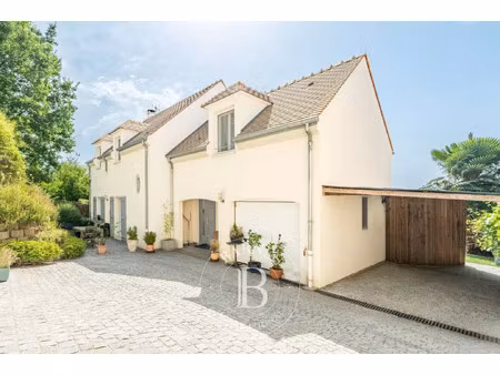 maison de luxe à vendre à saint-germain-en-laye
