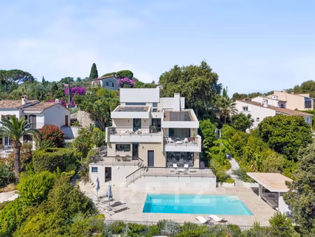 maison de luxe à vendre dans le quartier les cougoulins-rastines