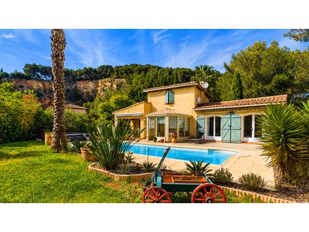 maison de luxe à vendre à carqueiranne