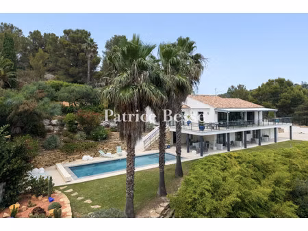 maison traditionnelle à vendre à bandol