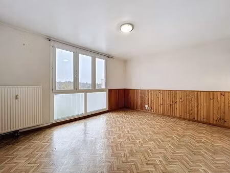 location t1 dernier étage avec ascenseur