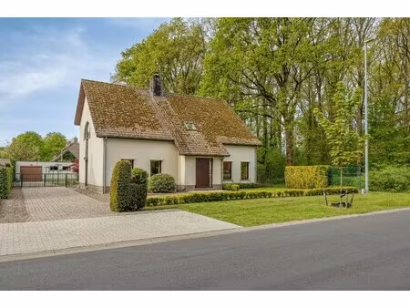 vrijstaand huis met garage te koop in zevendonk