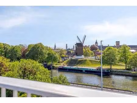 luxueux appartement penthouse (215 m² + 120 m² de terrasse)