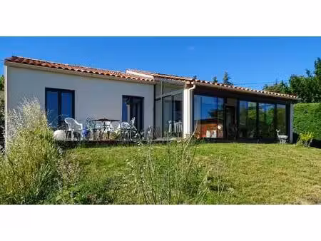 exclusivité à st etienne les orgues. 5 minutes à pied du village