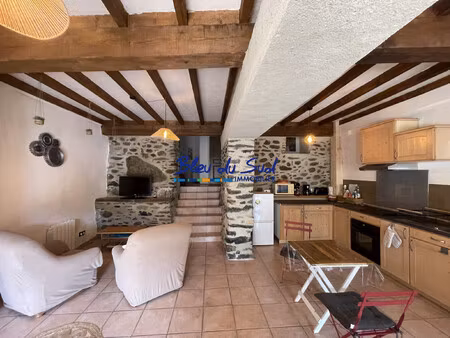 maison en pierres avec terrasse