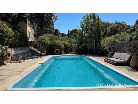 vente maison 7 pièces 180 m² villeneuve-lès-avignon (30400)