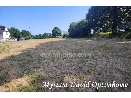 terrain à bâtir de 2 260 m² proche de gouarec