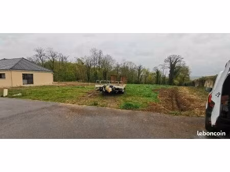 terrain 828 m² saint etienne du vauvray