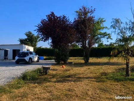 vends terrain avec un petit studio