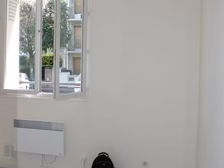 studio 15 m2 - clamart gare - idéal étudiant ou jeune travailleur - une seule personne