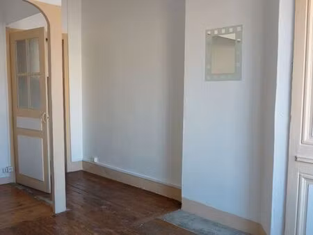 loue f1 30 m2 cours charlemagne lyon 2