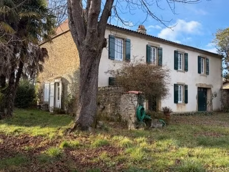 plaisance du gers(32): maison bourgeoise avec garages et dependances , dans son jus, 190m2