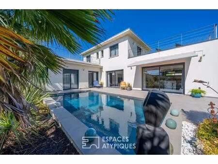 villa contemporaine ouverte sur la lumière