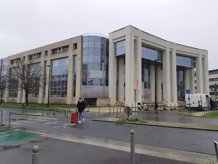 location bureaux 200 m² à 2 701 m²