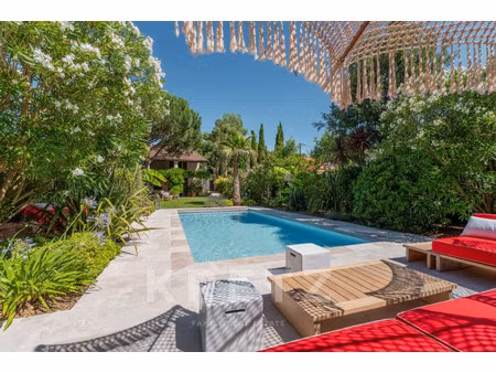 maison de luxe à vendre dans le quartier cantinolle