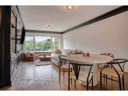 propriété unique avec entrepôt et 2 appartements rénovés