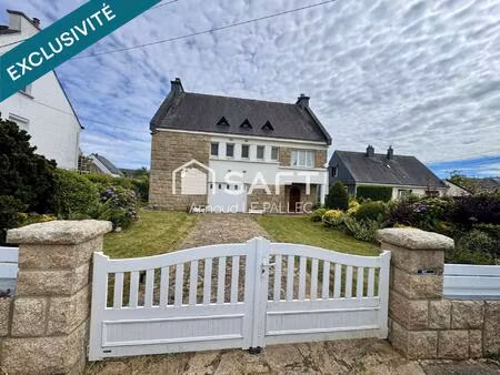 maison bretonne traditionnelle avec jardin