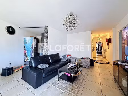 appartement-t4-marseille-8e-terrasses-vue-dégagée-traversant