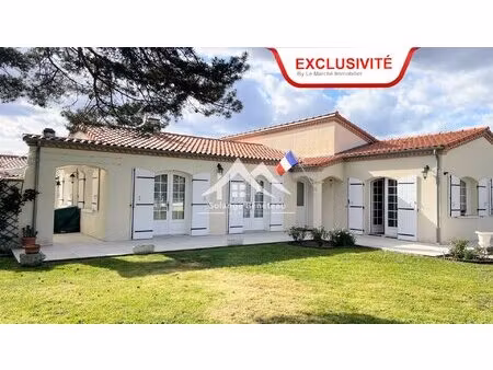 villa de plain-pied à deux pas du centre de casteljaloux