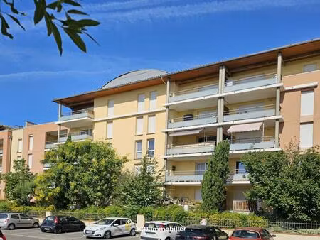 castanet tolosan lac t2 meuble terrasse parking