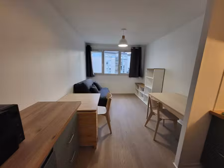 studio 18m² - parking / europole