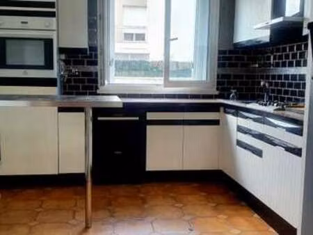 location appartement 3 pièces meublé à montreuil (93100) : à louer 3 pièces meublé / 78m² 