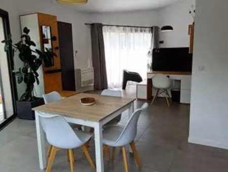 location maison meublé à châteauneuf-le-rouge (13790) : à louer meublé / 53m² châteauneuf-
