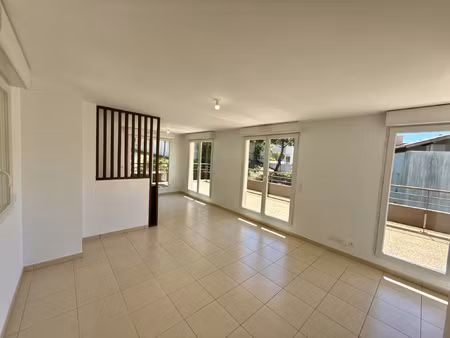 superbe appartement 5 pièces entièrement rénové de 95 m2 ave