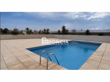 saint raphael centre ville _ dans résidence avec piscine, spacieux 3 pièces de 71 m2 avec 