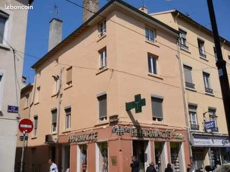 charmant t3 de 60 m2 grande rue