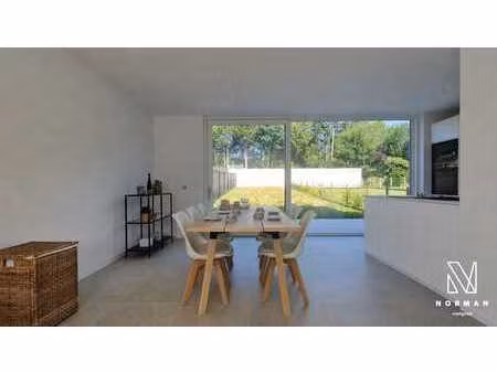 ben-woning met 4 slaapkamers en 2 badkamers - grens kuurne/