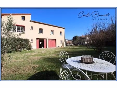 villa 4 faces à vendre sur 1425 m2 de terrain avec garage et studio indépendant à reynes..