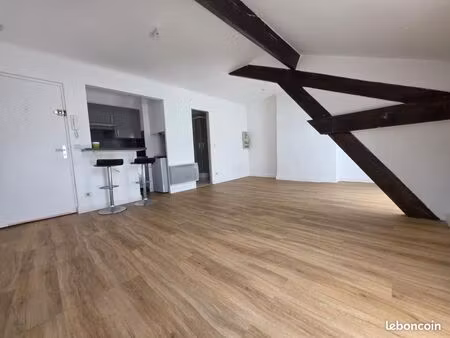 studio 1 pièce 27 m²