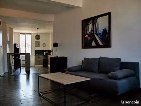 appartement lumineux avec vue dentelles